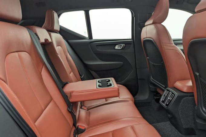2025 Volvo Xc40