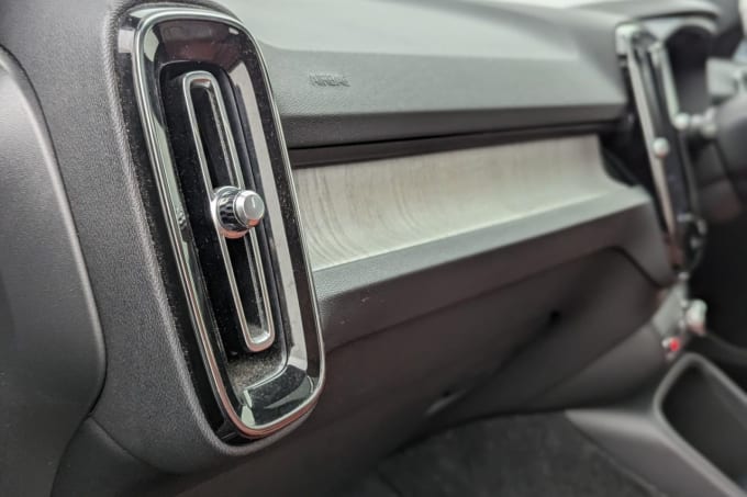 2025 Volvo Xc40