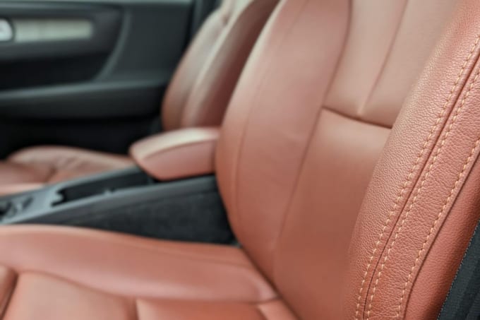 2025 Volvo Xc40