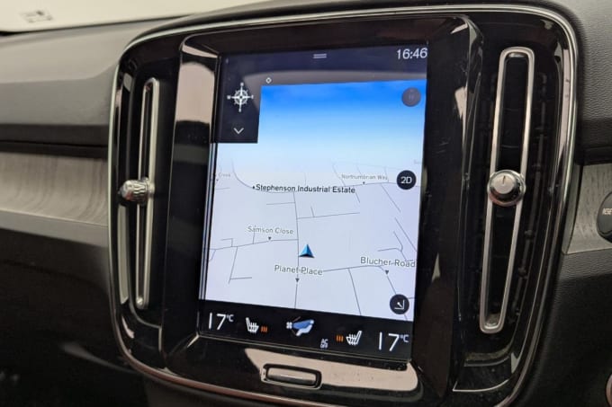 2025 Volvo Xc40