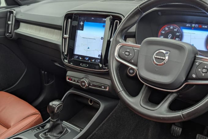 2025 Volvo Xc40