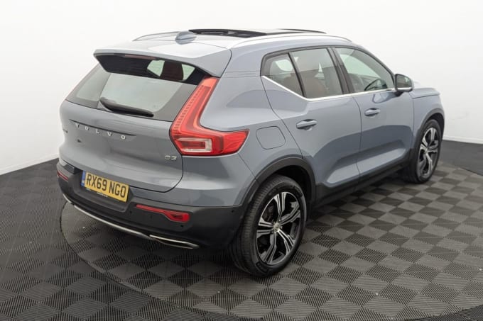 2025 Volvo Xc40