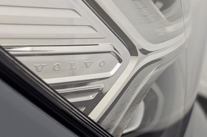 2025 Volvo Xc40