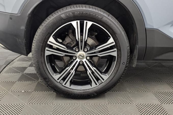 2025 Volvo Xc40