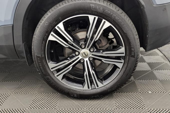 2025 Volvo Xc40
