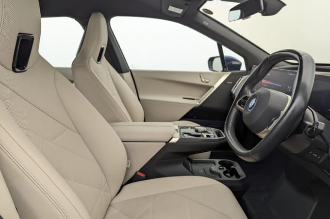 2025 BMW Ix