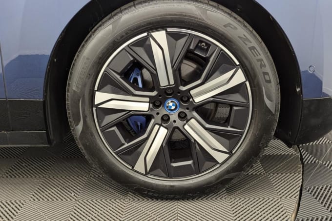 2025 BMW Ix