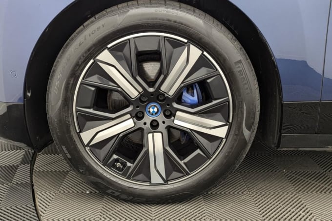 2025 BMW Ix