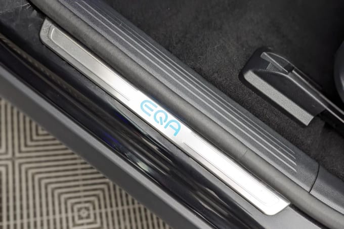 2025 Mercedes-benz Eqa