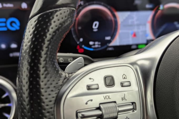2025 Mercedes-benz Eqa