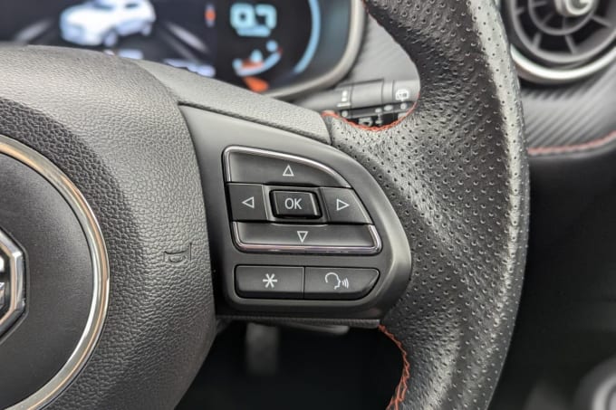 2025 Mg Mg Zs