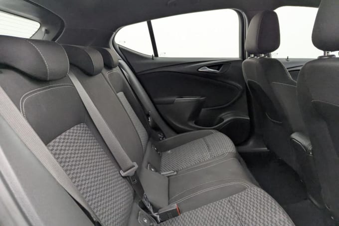 2025 Vauxhall Astra