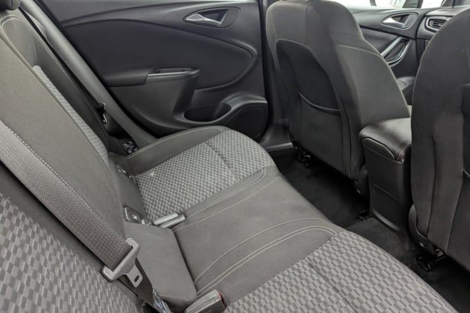 2025 Vauxhall Astra