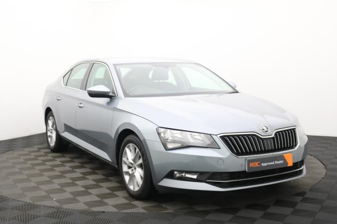 2025 Skoda Superb