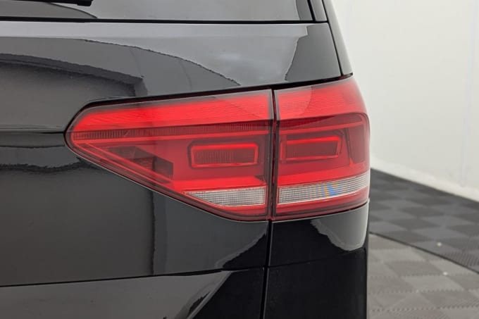 2025 Volkswagen Touran