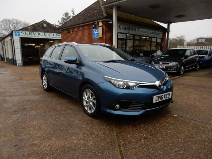 2016 Toyota Auris