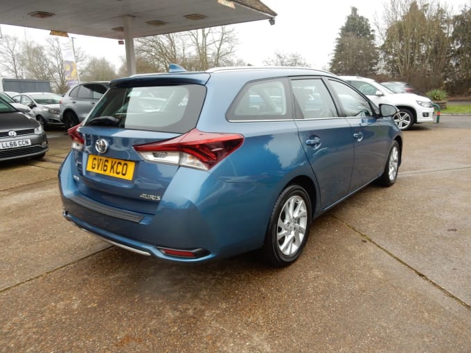 2016 Toyota Auris