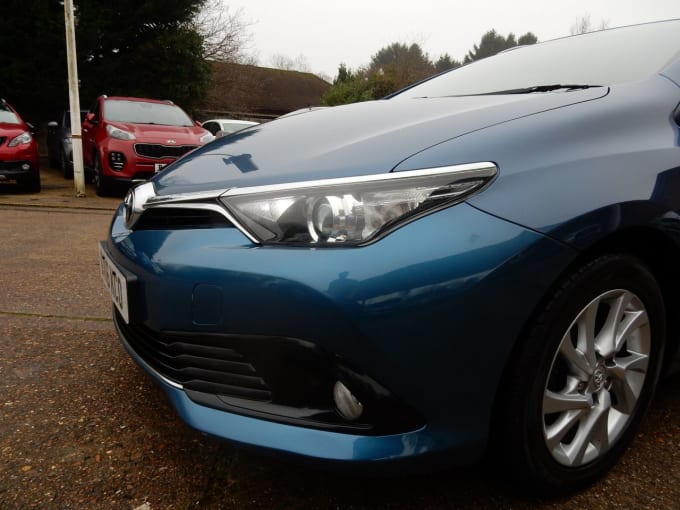 2016 Toyota Auris