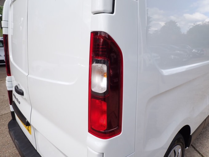 2025 Nissan Primastar