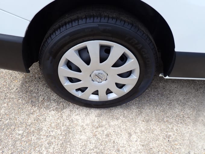 2025 Nissan Primastar