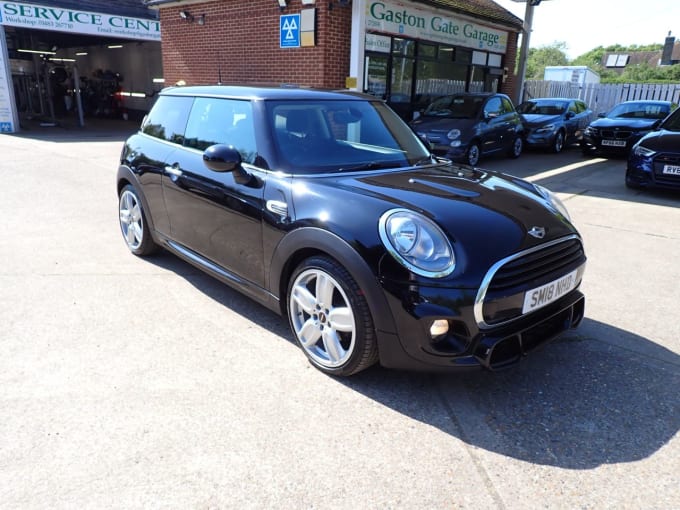 2025 Mini Hatch