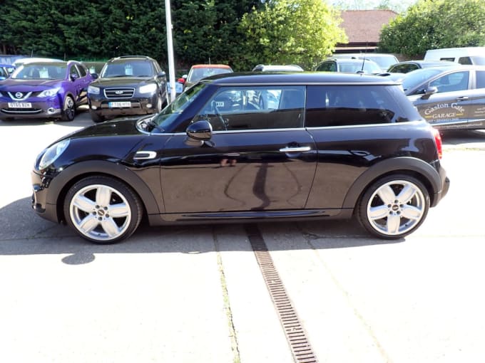 2025 Mini Hatch