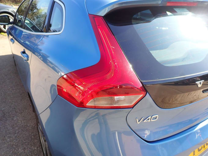 2025 Volvo V40