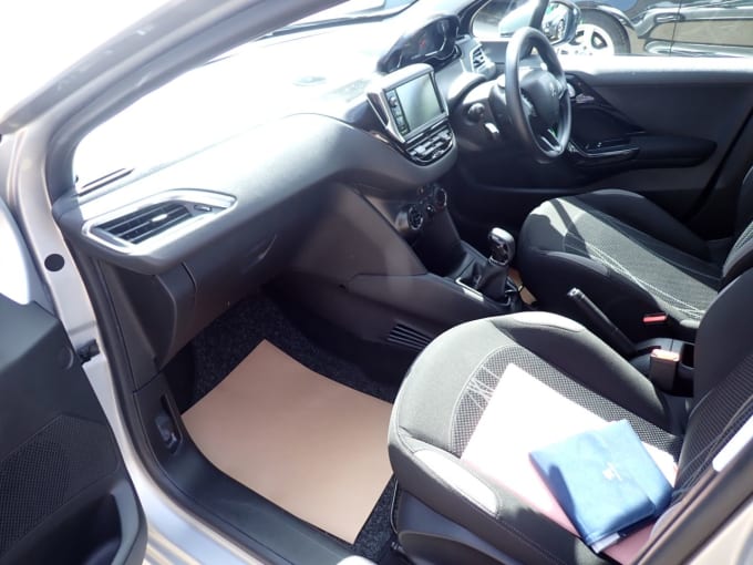 2025 Peugeot 208