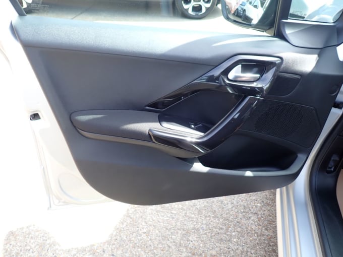 2025 Peugeot 208
