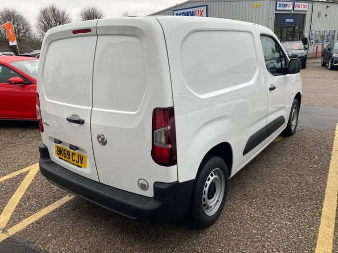 2025 Vauxhall Combo