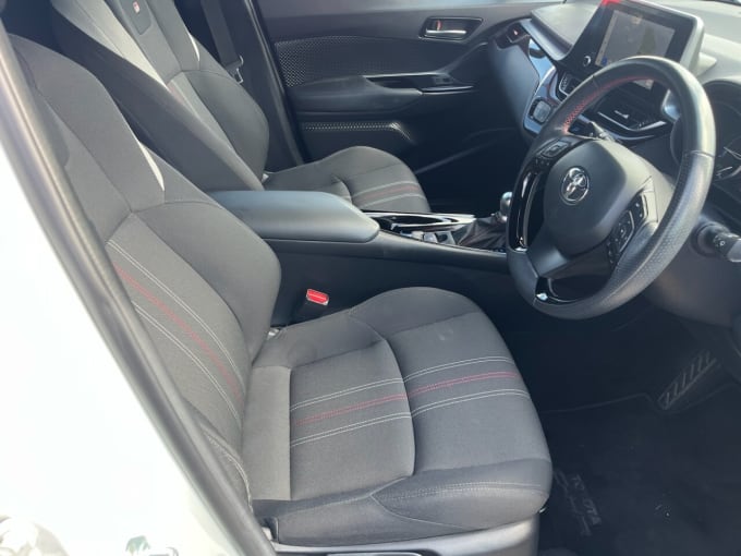 2025 Toyota C-hr