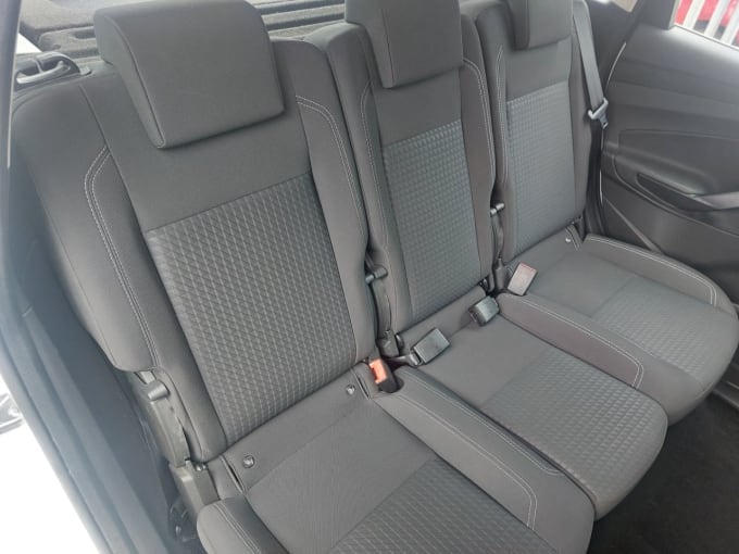 2025 Ford C-max