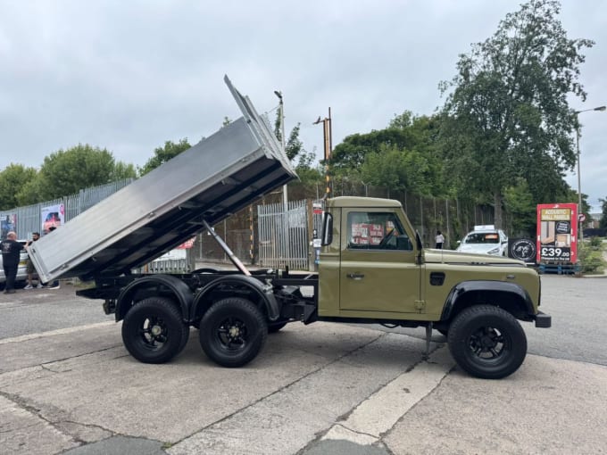 2025 Land Rover Defender