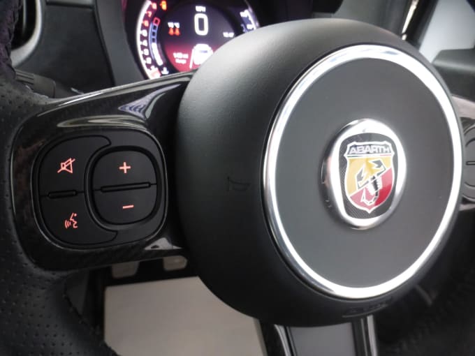 2022 Abarth 695
