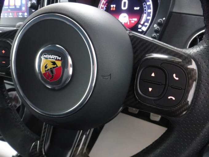 2022 Abarth 695