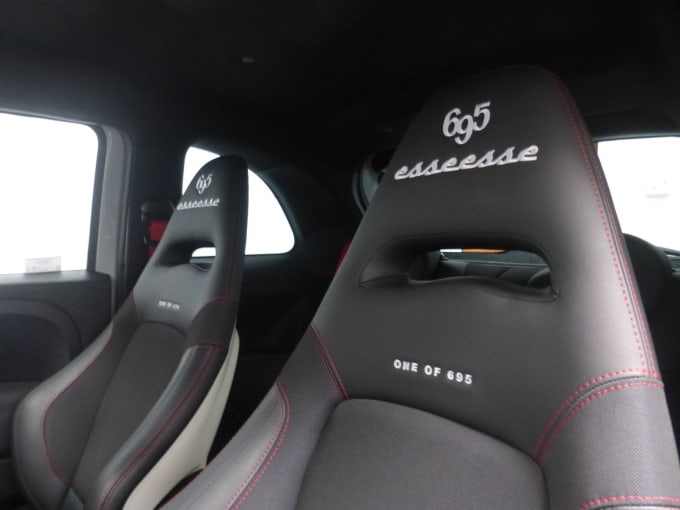 2022 Abarth 695