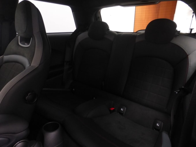 2022 Mini Hatch