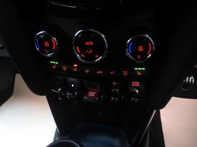 2022 Mini Hatch