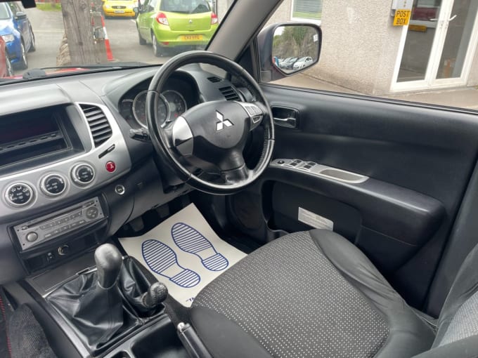 2025 Mitsubishi L200