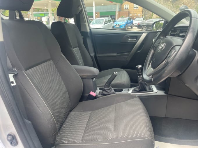2025 Toyota Auris