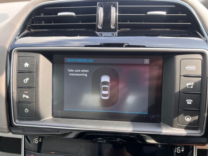 2025 Jaguar Xe