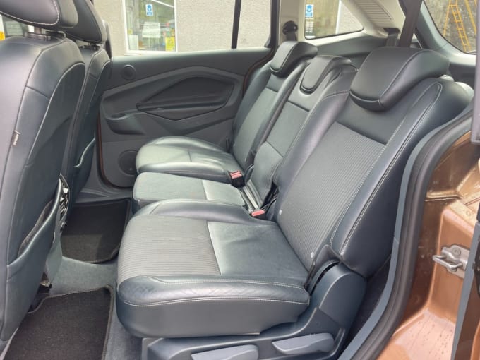 2025 Ford Grand C-max