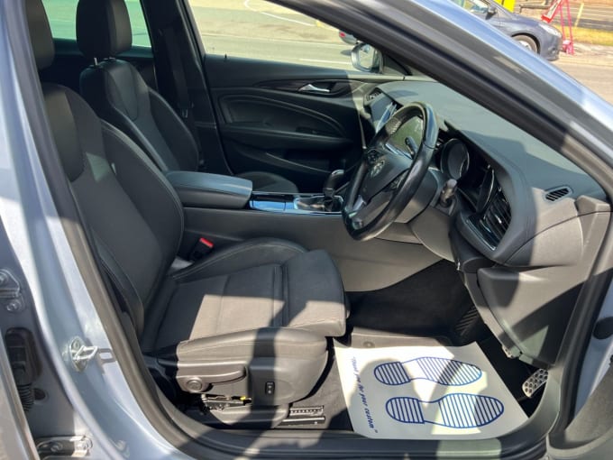 2025 Vauxhall Insignia