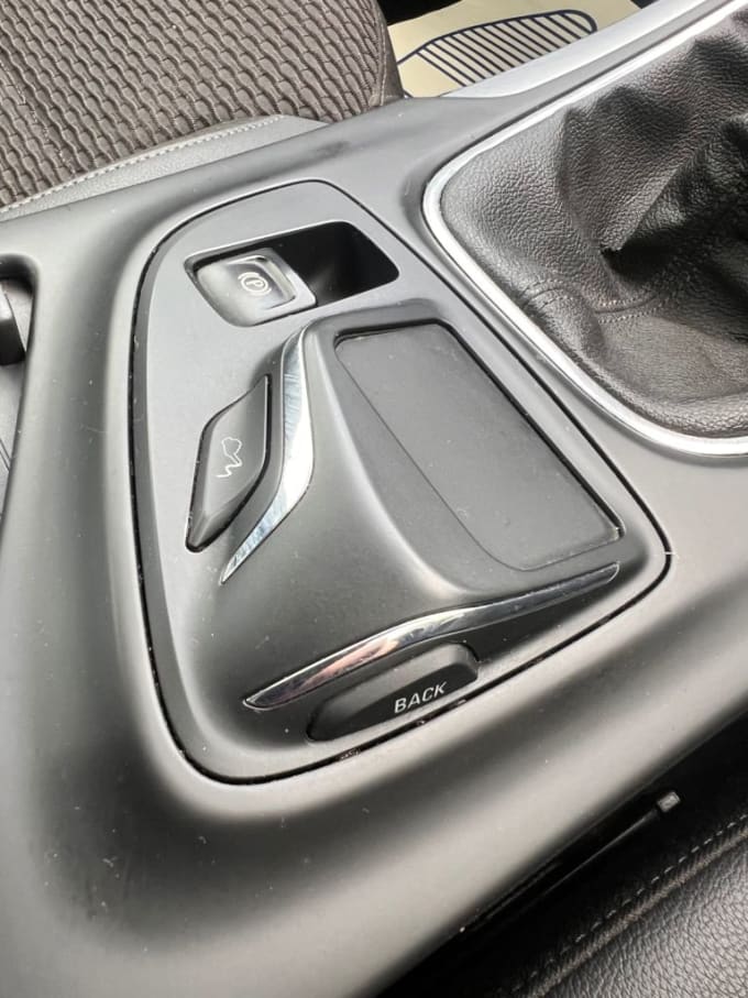 2025 Vauxhall Insignia