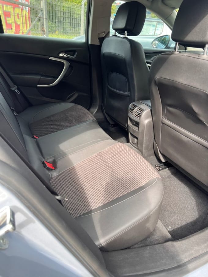 2025 Vauxhall Insignia