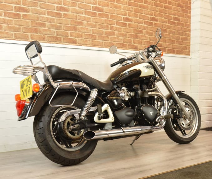 2025 Triumph Speedmaster 865