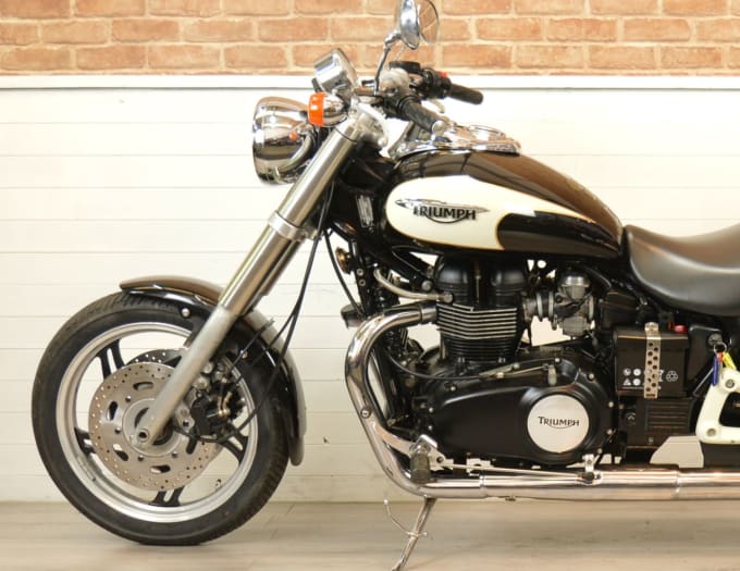 2025 Triumph Speedmaster 865