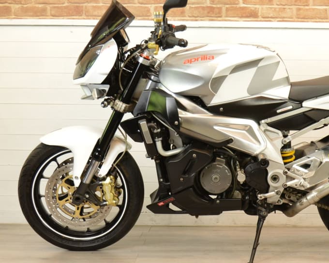 2025 Aprilia Tuono 1000