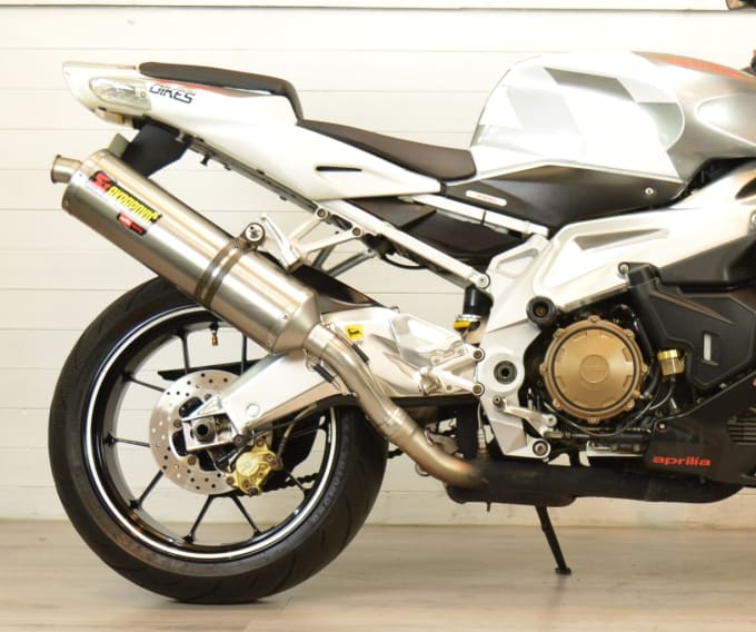 2025 Aprilia Tuono 1000