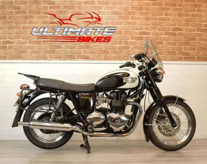 2025 Triumph Bonneville T100